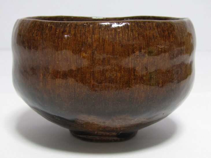 東京都台東区にて、大樋長左衛門の飴釉茶碗、津軽三味線、尺八、締太鼓