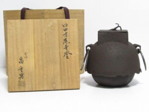 釜師 佐藤清光 作 桐菊地紋 銚子 共箱 鉄地 赤絵花鳥紋替蓋