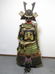武具買取 鎧・甲冑買取 刀など美術骨董を売るなら｜骨董品買取店