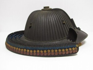 江戸時代 早乙女派四代 在銘 常州住早乙女家貞 鉄地六十二間筋兜