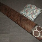 福山琴 牧本謹製 琴 くり甲 13弦 子持ち綾杉彫り 山有 秀一刀 彫金蒔絵 十三弦 箏