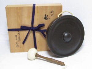 唐銅風炉師 芳山造 砂張 銅鑼 共箱